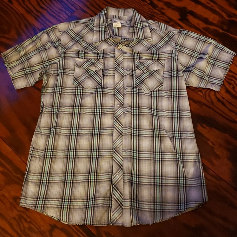 NWOT Wrangler Button Up